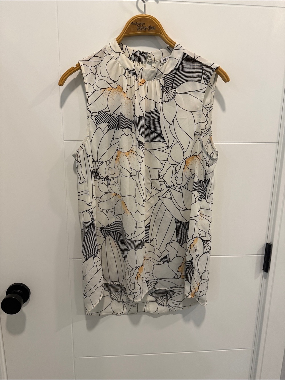 DR2 Sleeveless Floral Print Mock Neck Top - White/Black with Gold Accents